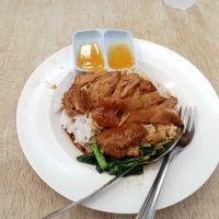 รีวิวร้านข้าวขาหมูคุณนิ ตลาดดีดีมาร์เช่ รังสิต คลอง 3 มาพร้อมกับโฆษณาอัลบั้มเพลงป๊อปร็อคในตำนาน !!