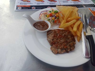 ร้านสเต็กลุงใหญ่ 69 บาท สาขาบางเขน ใกล้ BTS วัดพระศรีบางเขน ต้อนรับน้องวินดี้กันค่ะ