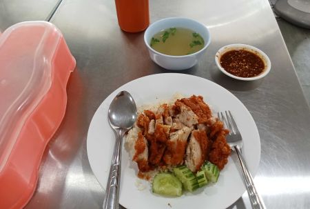 หม่ำข้าวมันไก่กันเถอะ ร้านเฮียยุทธข้าวมันไก่ อุดมสุข 31 ( เจ้าเก่า ) กรุงเทพ
