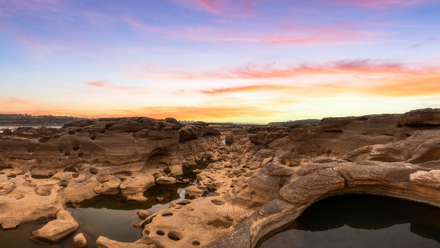 beautiful-sunrise-thailand-grand-canyon-sam-phan-bok-sam-phan-bok-national-park-.jpg