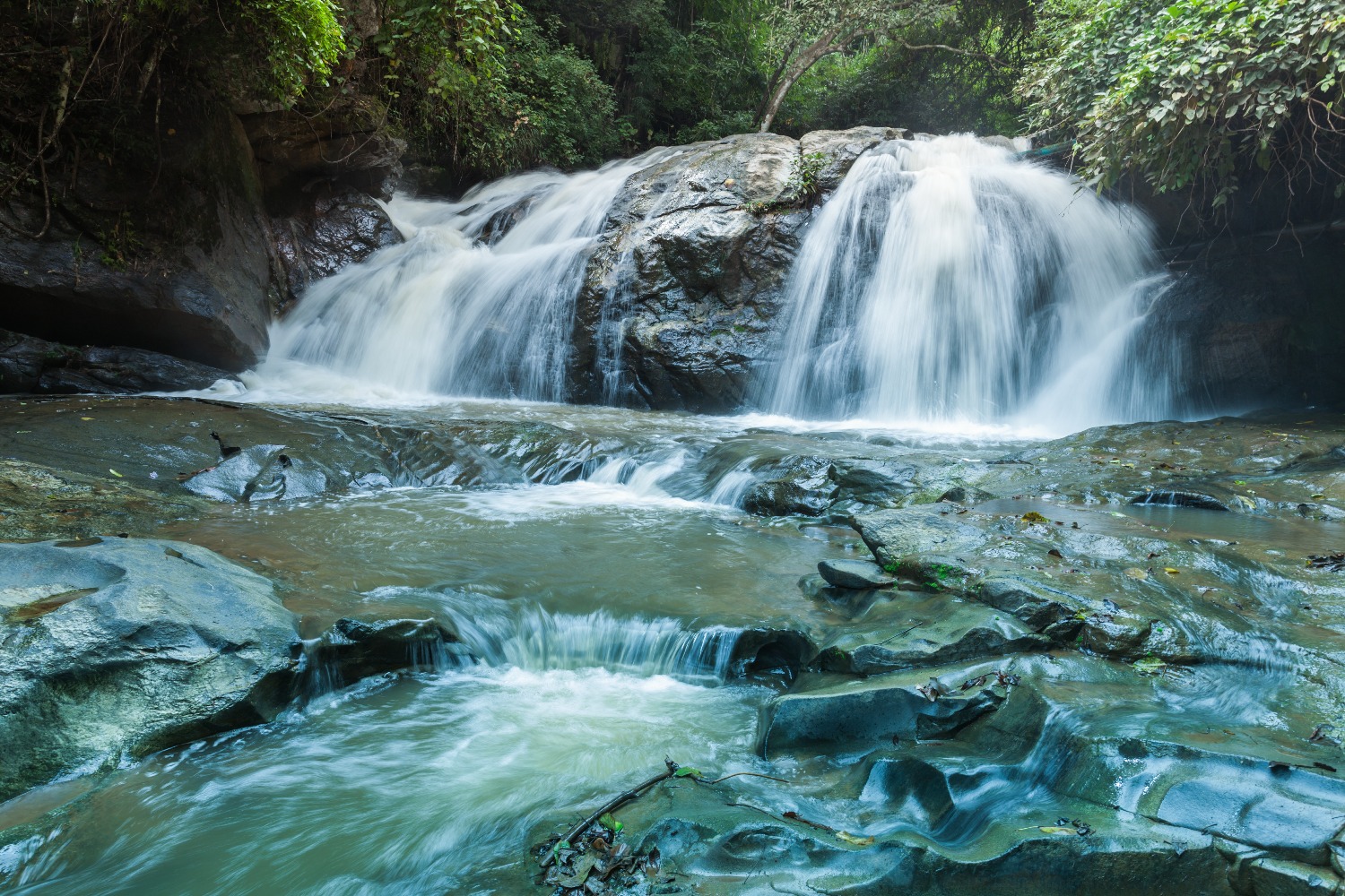 mae-sa-waterfall-near-chiang-mai-thailand.jpg