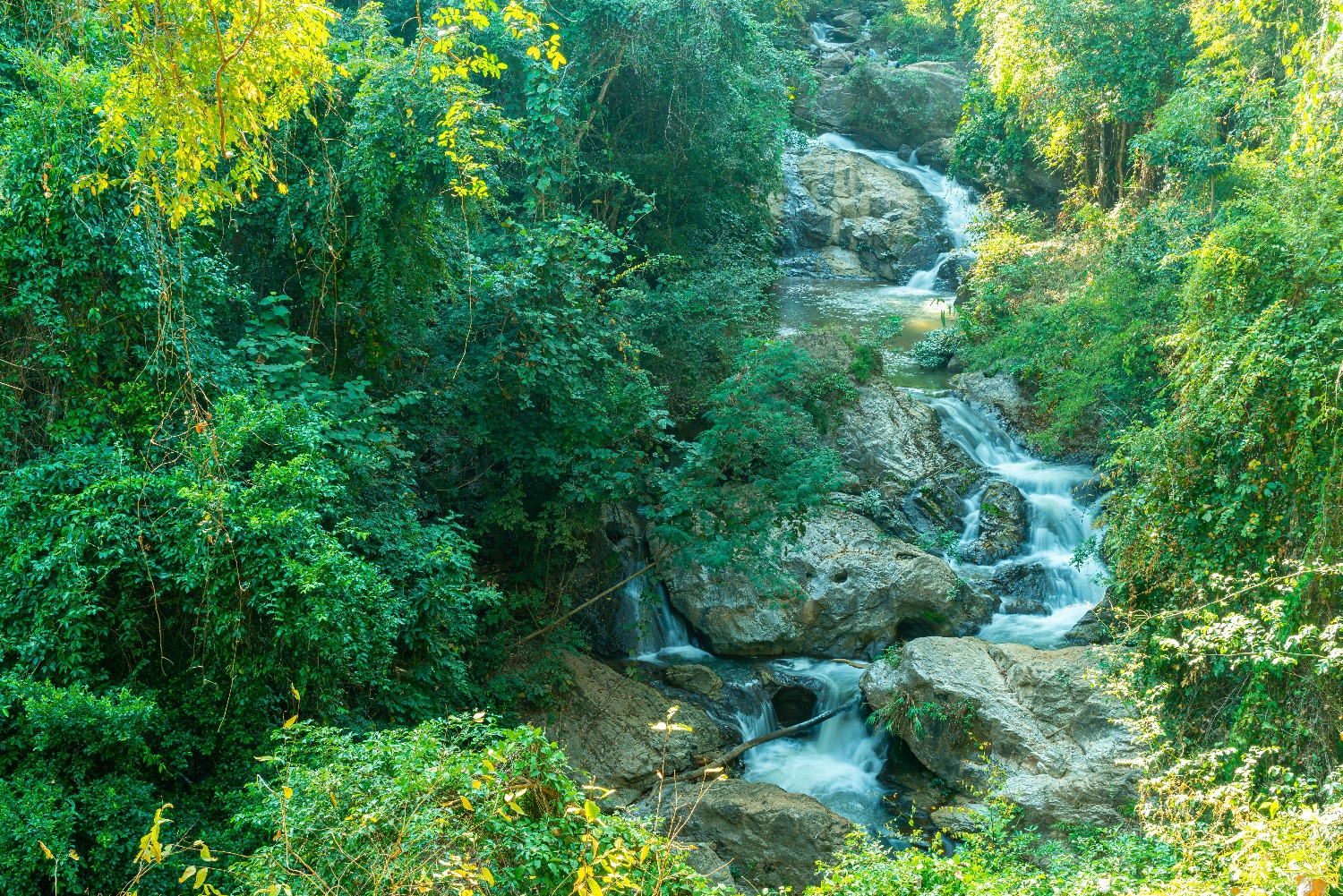 mae-sa-waterfall-near-chiang-mai-thailand.jpg
