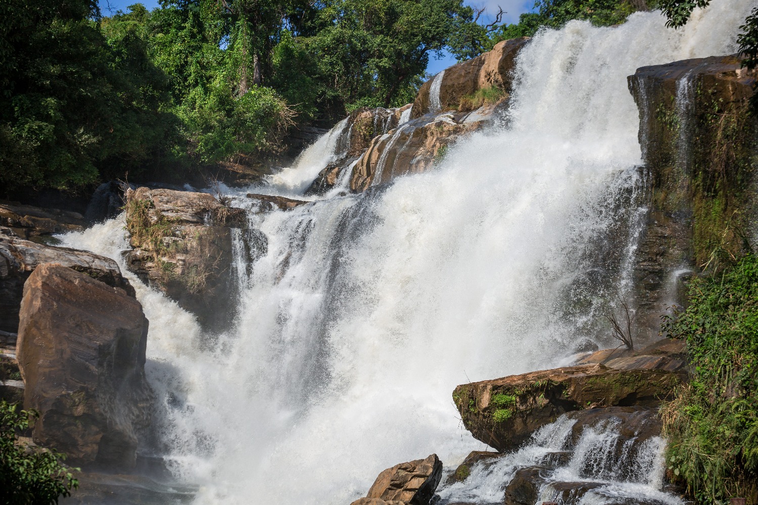 wachirathan-waterfall-is-one-famous-waterfall-up-doi-inthanon-national-park-chia.jpg