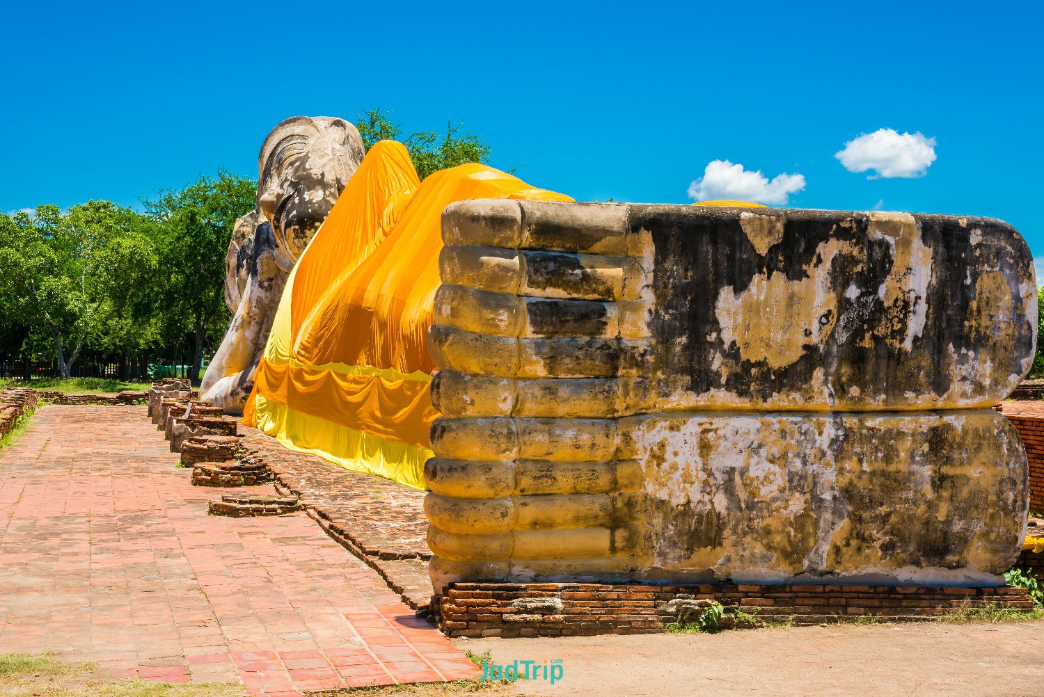reclining-buddha-wat-lokayasutharam-ayutthaya-thailand.jpg