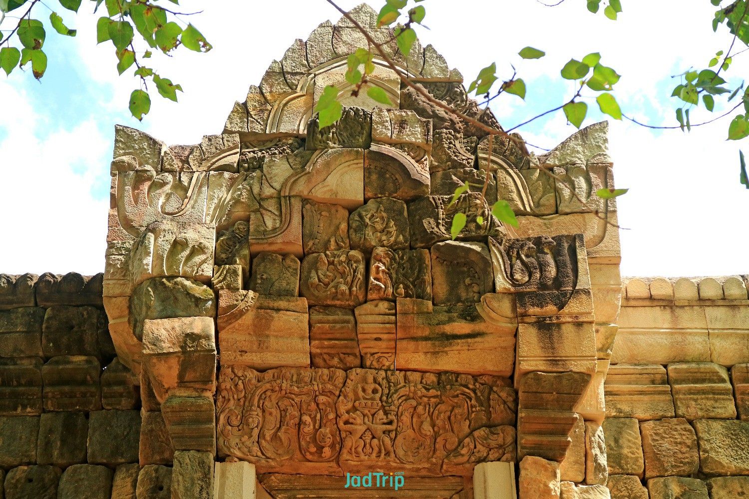 impressive-ancient-khmer-temple-ruins-prasat-sdok-kok-thom-sa-kaeo-province-thailand.jpg