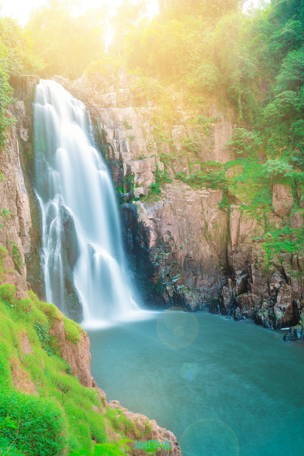 haew-narok-waterfall-khao-yai-national-park-thailand.jpg