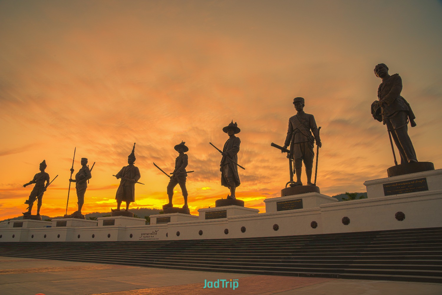 kings-memorial-royal-park-sunset-thailand.jpg