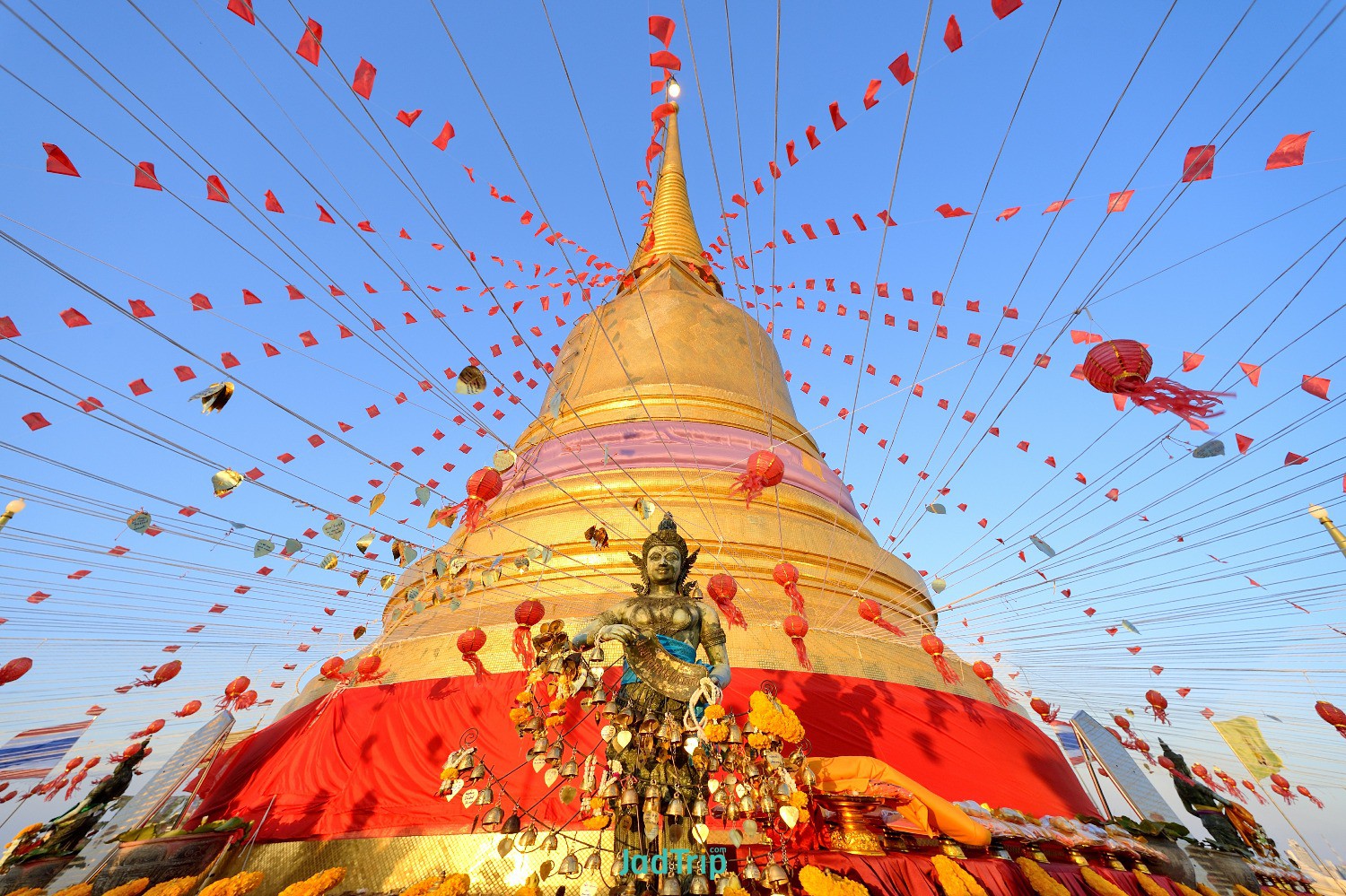 golden-mount-wat-saket-travel-landmark-bangkok-thailand.jpg