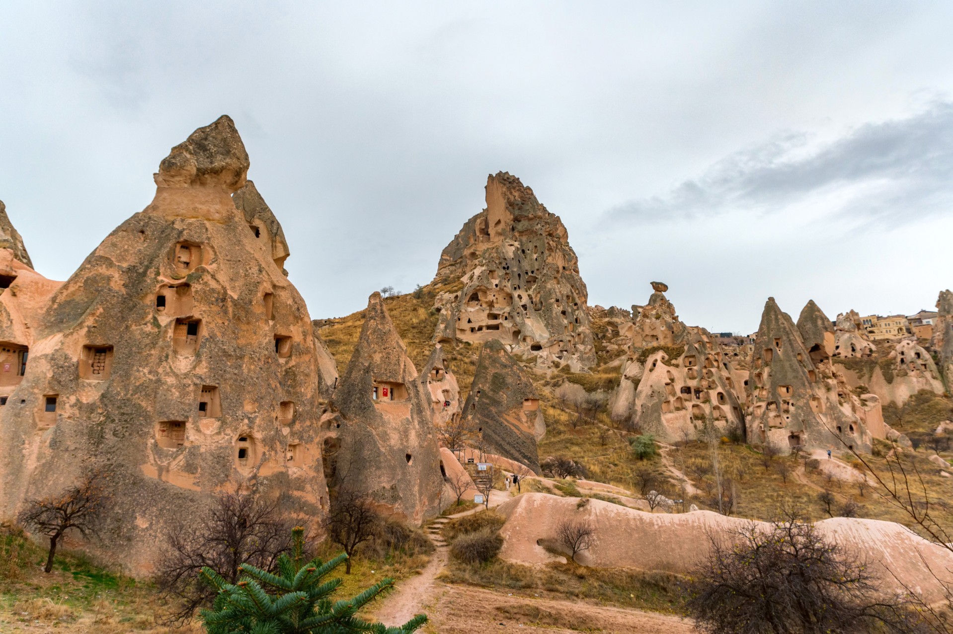 หุบเขาอุชิซาร์ (UCHISAR VALLEY)_jadtrip05.jpg