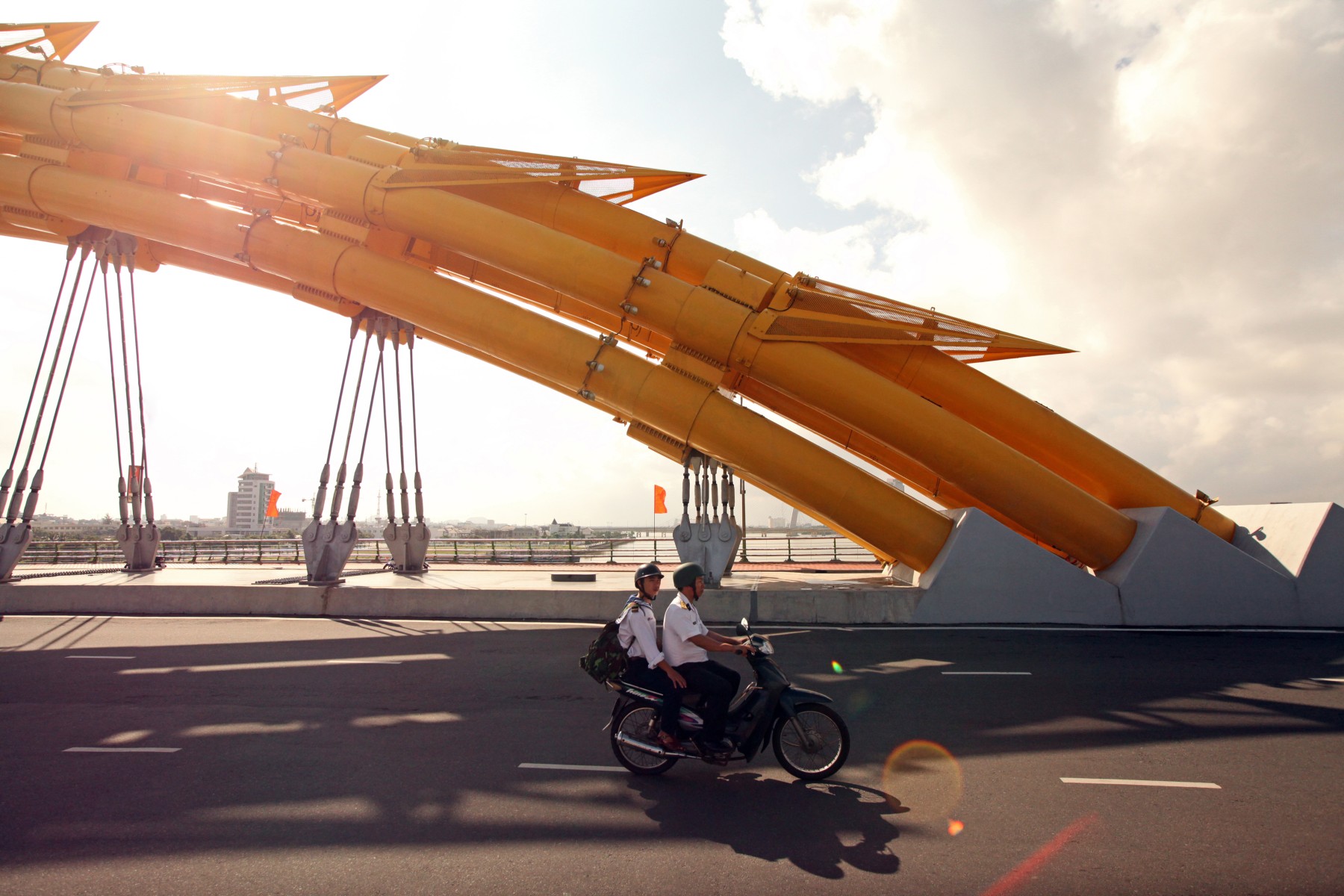 สะพานมังกร – สะพานแห่งความรักดานัง_jadtrip (3).jpg