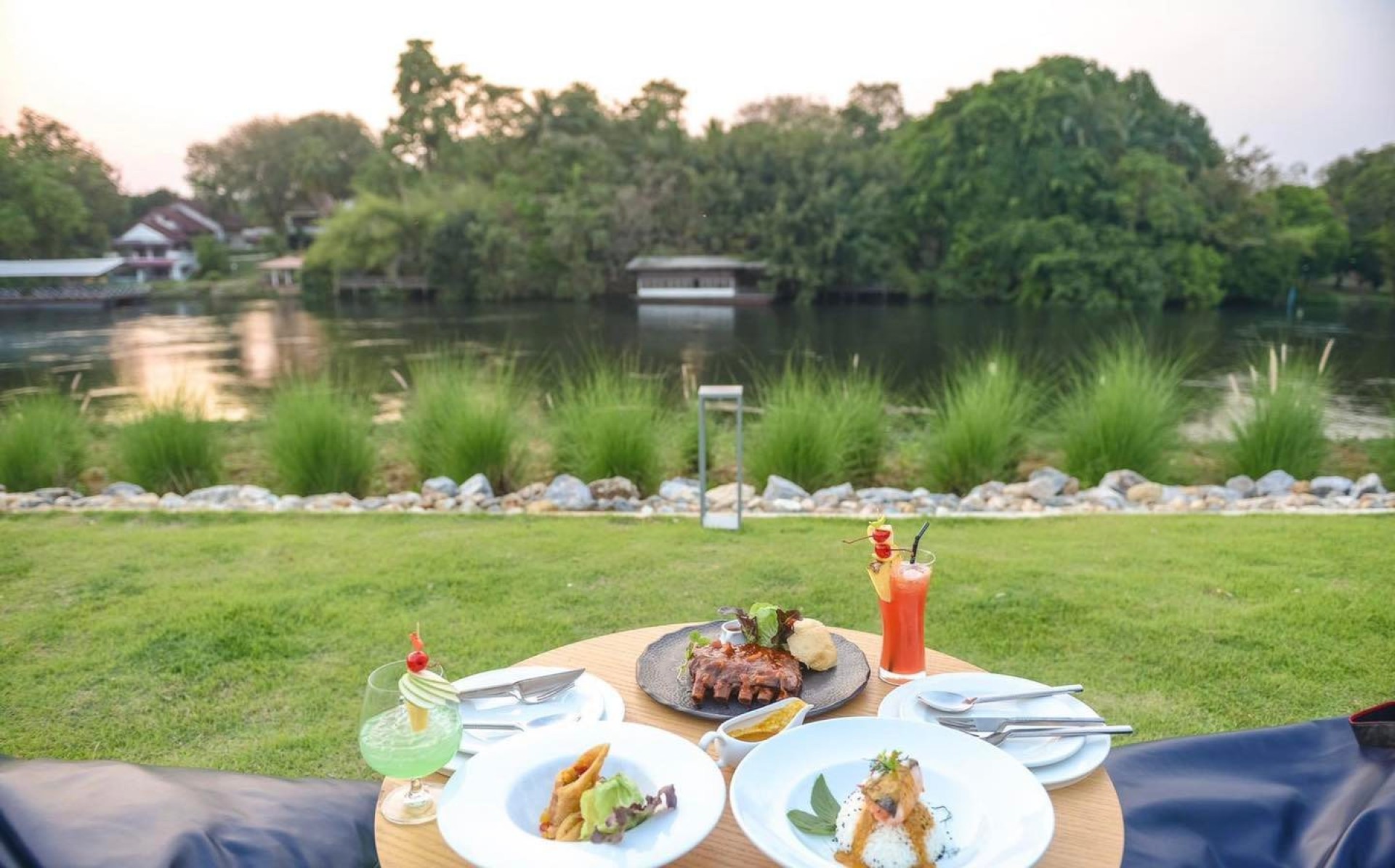 DIN CAFÈ  คาเฟ่กาญจนบุรี_jadtrip (10).jpg