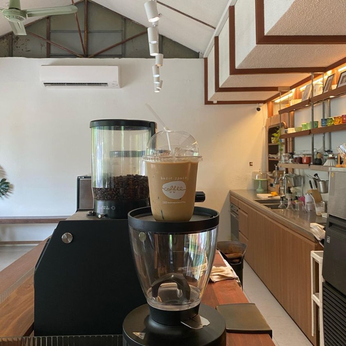 Basic Space Coffee_jadtrip (13).jpg