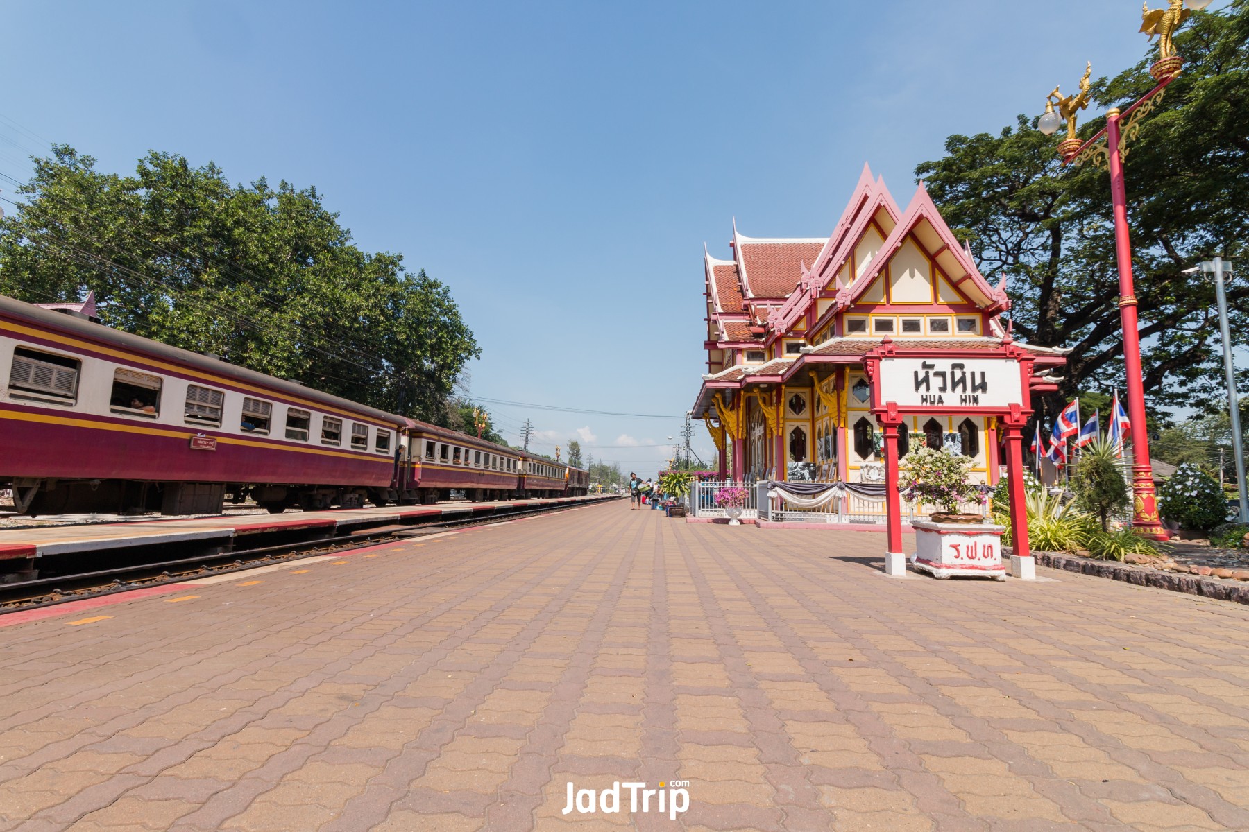 สถานีรถไฟหัวหิน_jadtrip (3).jpg