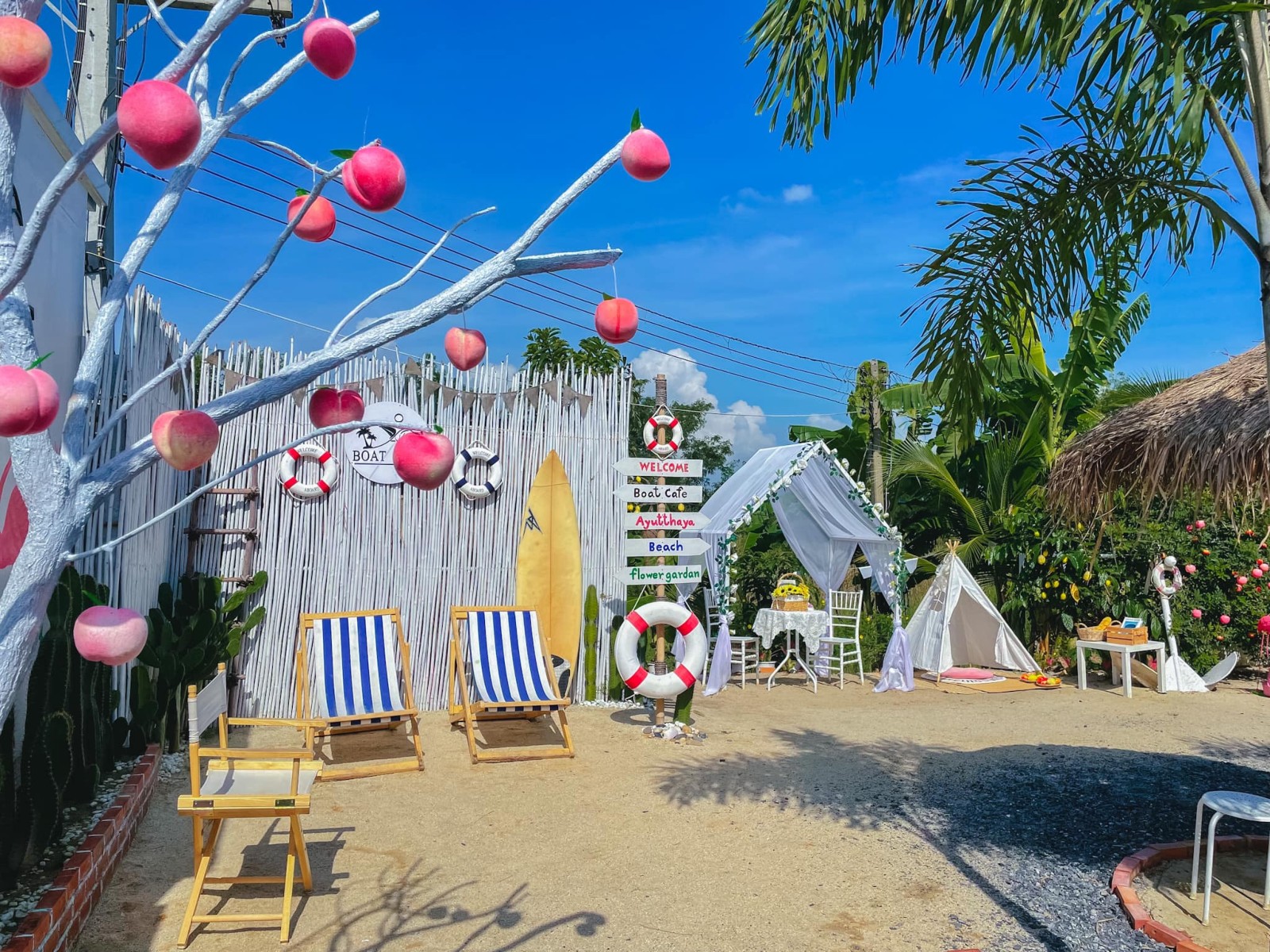 Boat cafe Ayutthaya_jadtrip (4).jpg