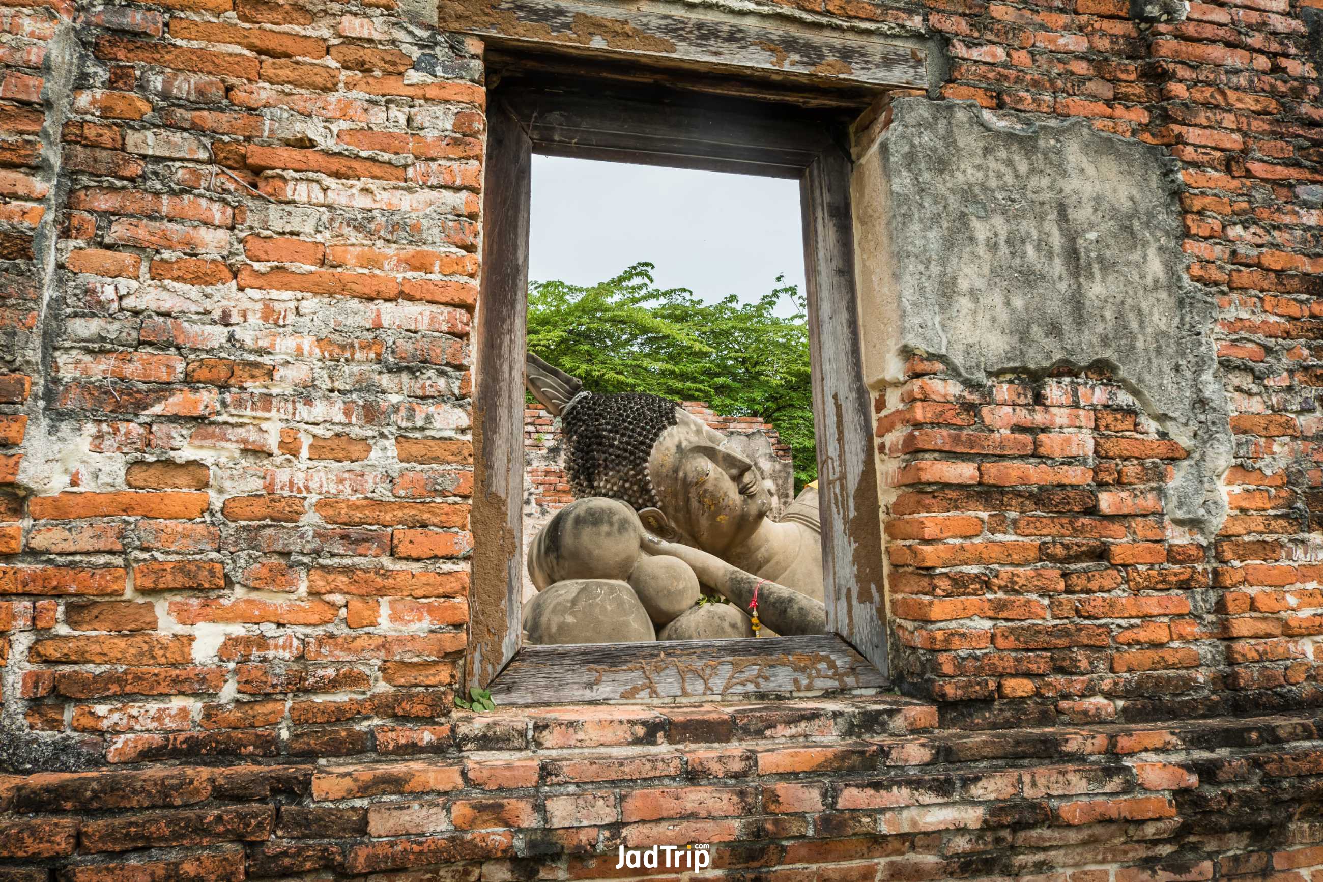 buddha-statue-view-from-old-windows-wat-phutthaisawan-temple-ayutthaya-thailand.jpg