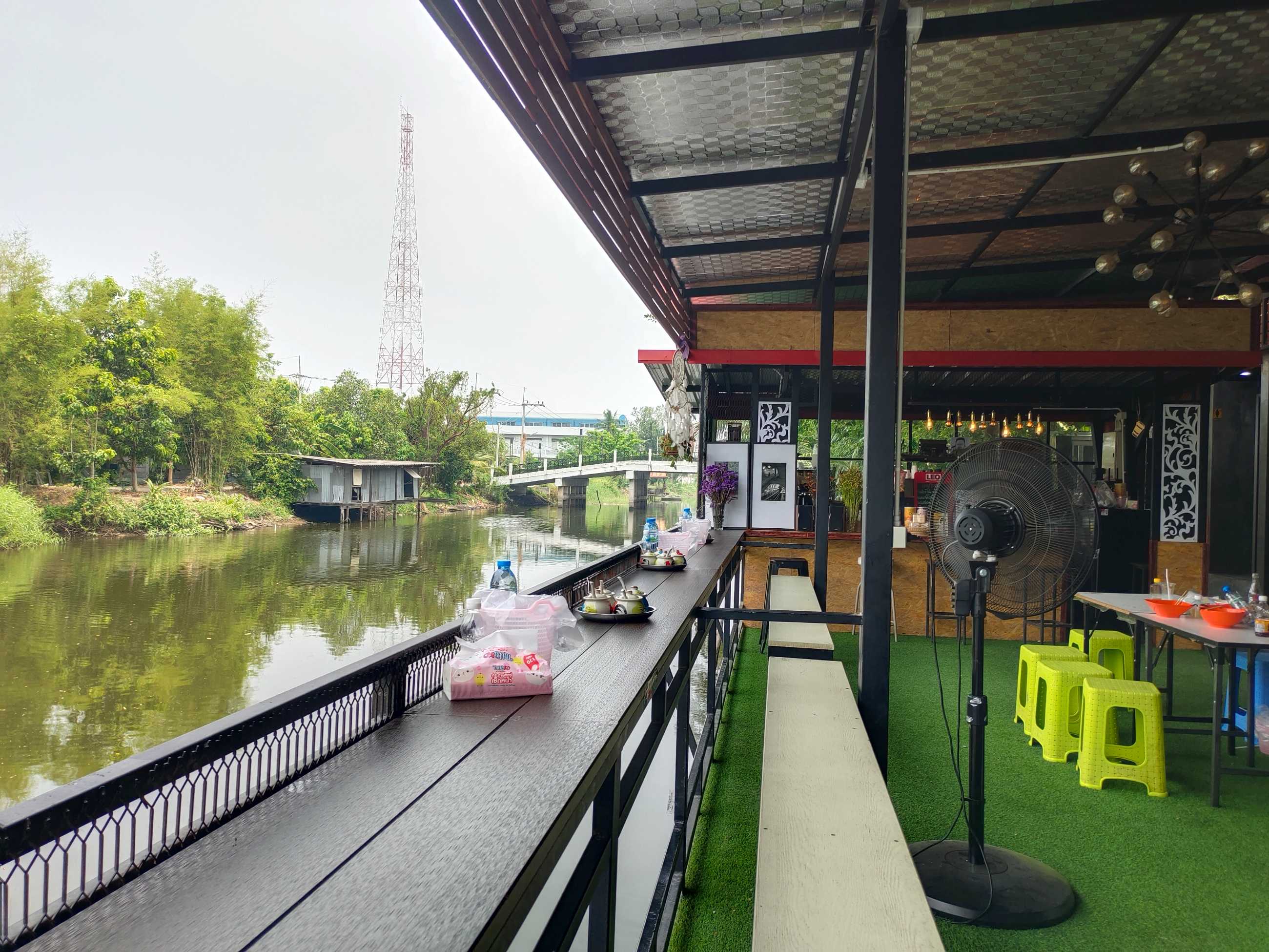 ร้านก๋วยเตี๋ยวเต็มตีน ก๋วยเตี๋ยวเจี๊ยบเชิญยิ้ม (11).jpg
