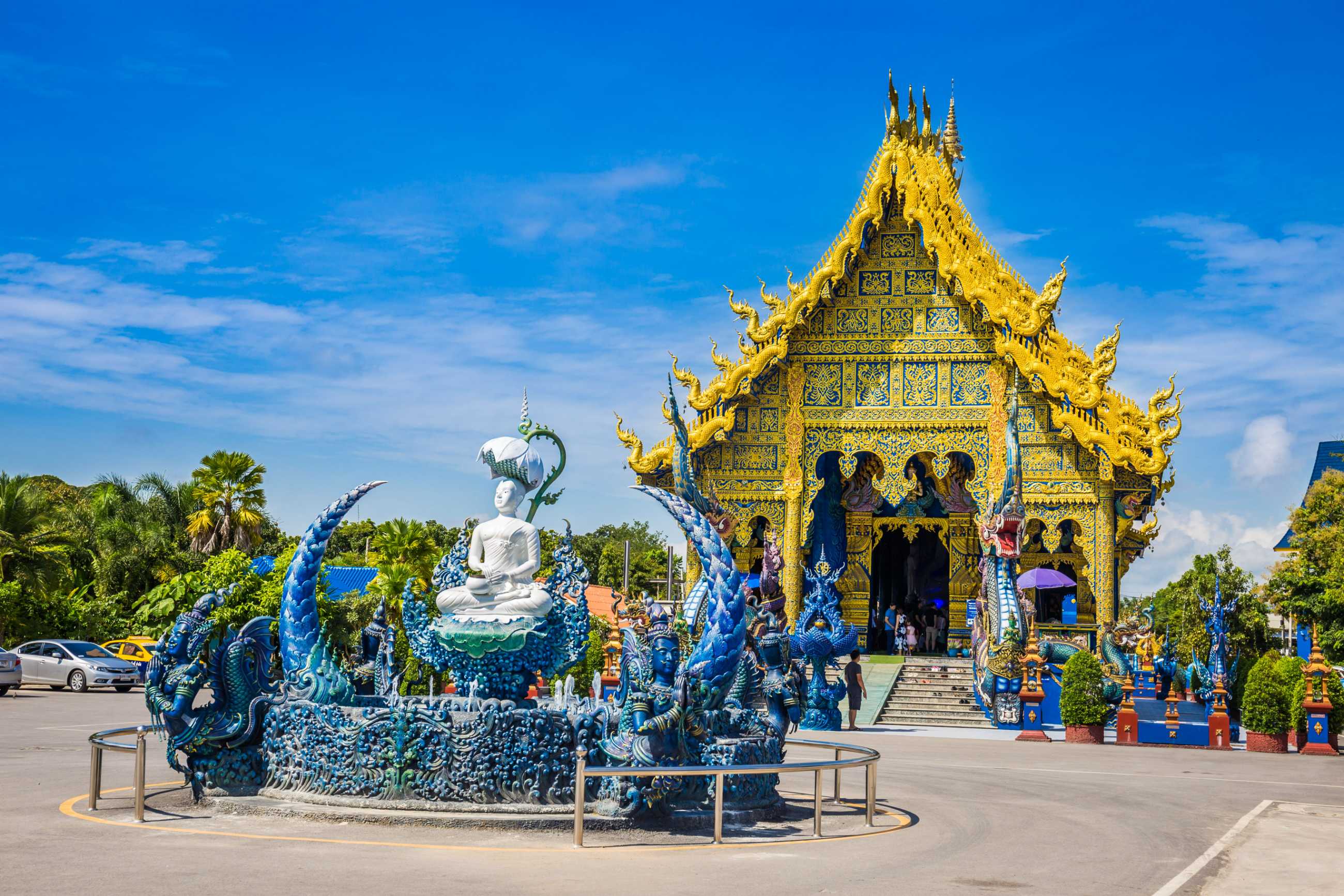 wat-rong-sua-ten-temple-with-blue-sky-background-chiang-rai-province-thailand (3.jpg