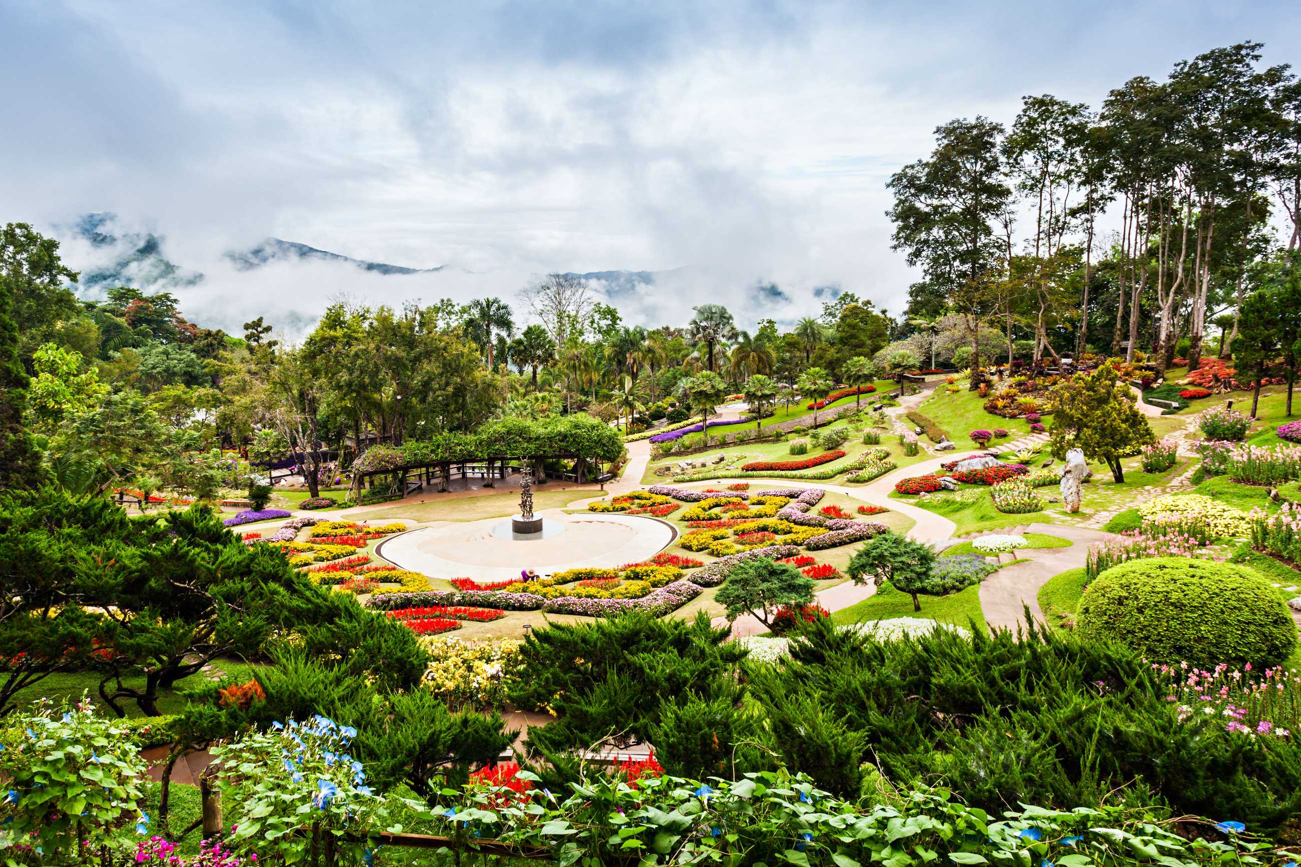 mae-fa-luang-thailand-november-04-2014-mae-fah-luang-garden-northern-thailand_ja.jpg