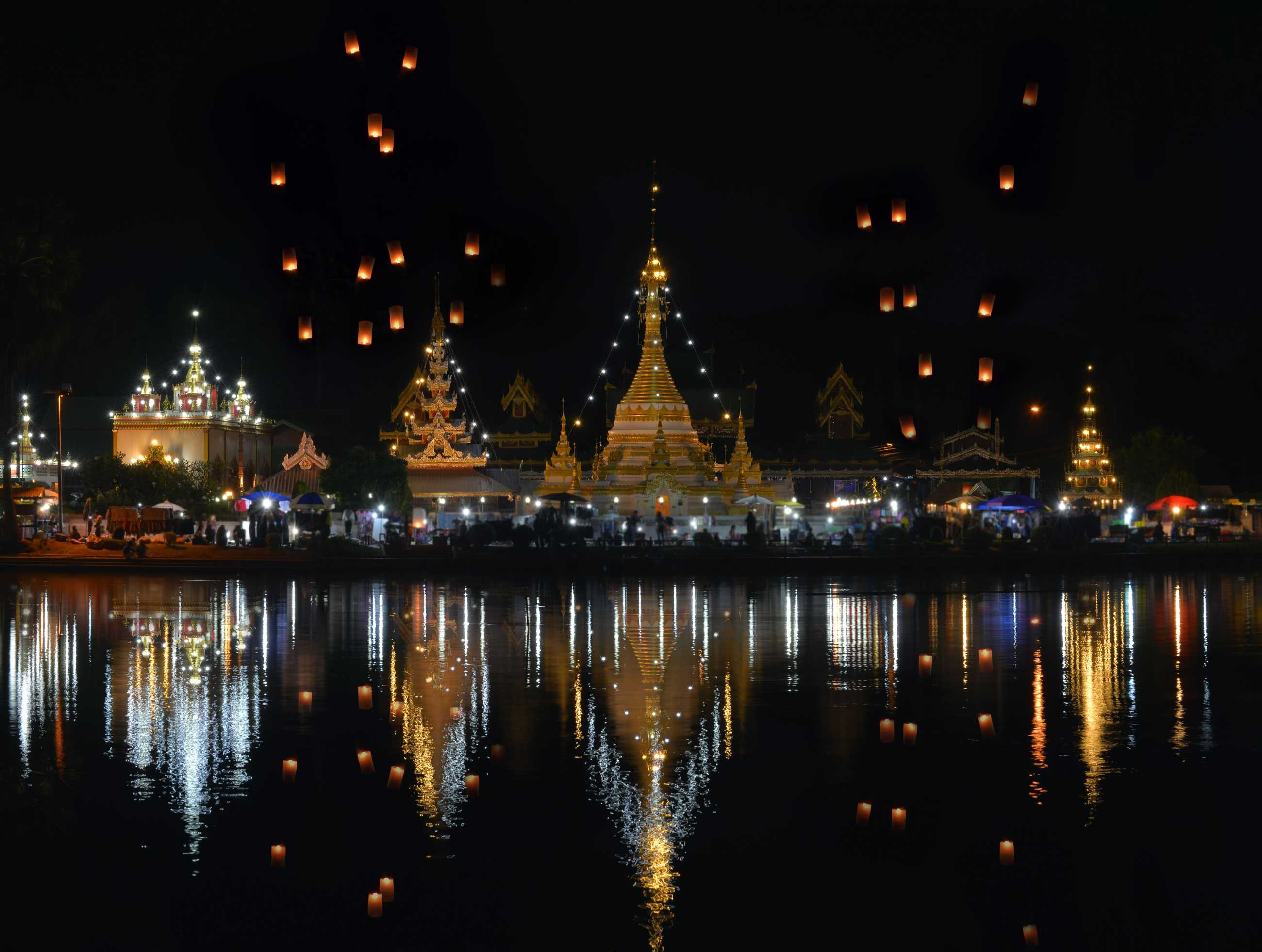 wat-chong-kham-chong-klang-popular-tourist-attraction-temple-is-located-center-m.jpg