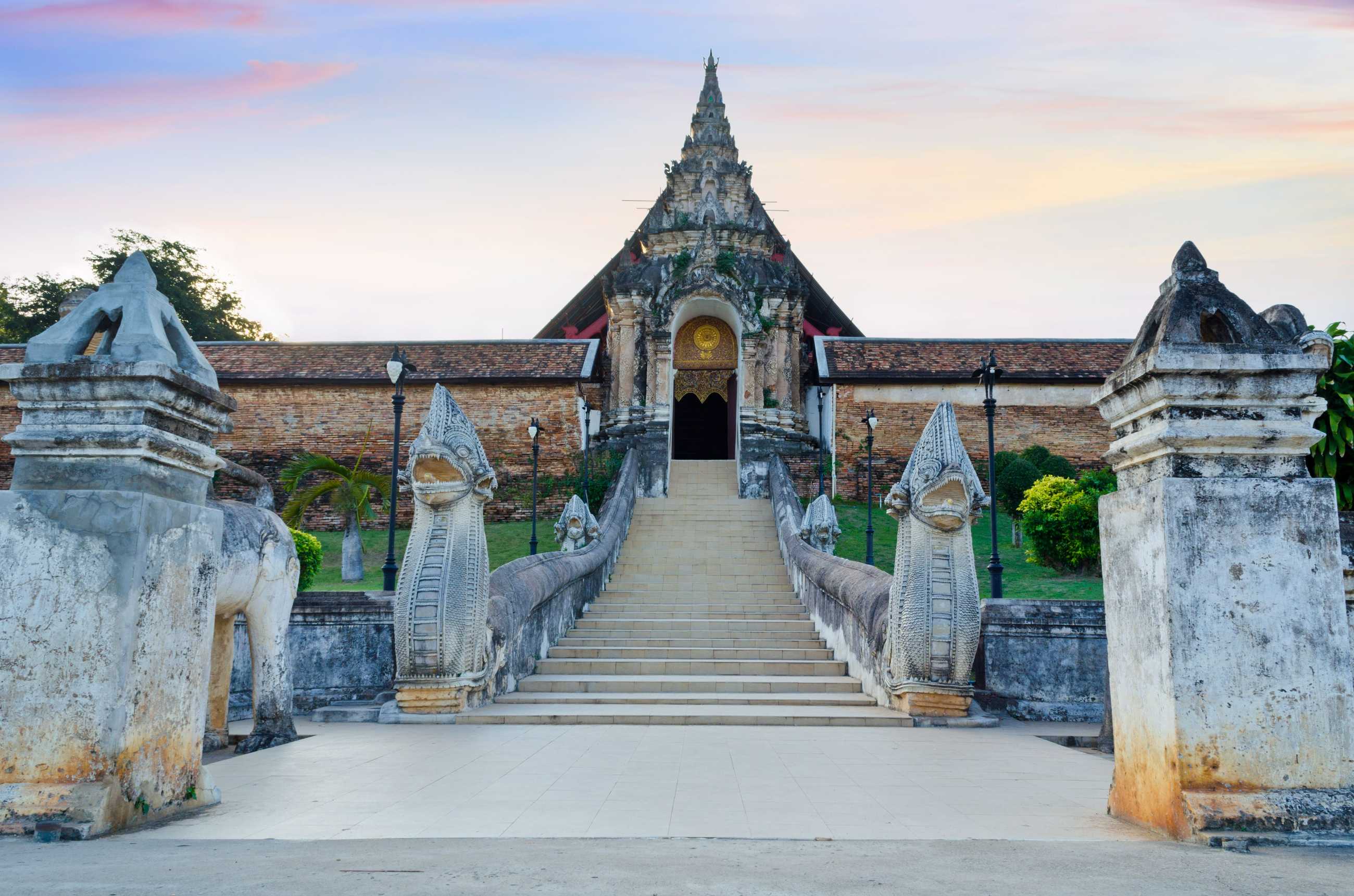 front-arched-entrance-wat-phra-that-lampang-luang-temple-lampang-province-northe.jpg