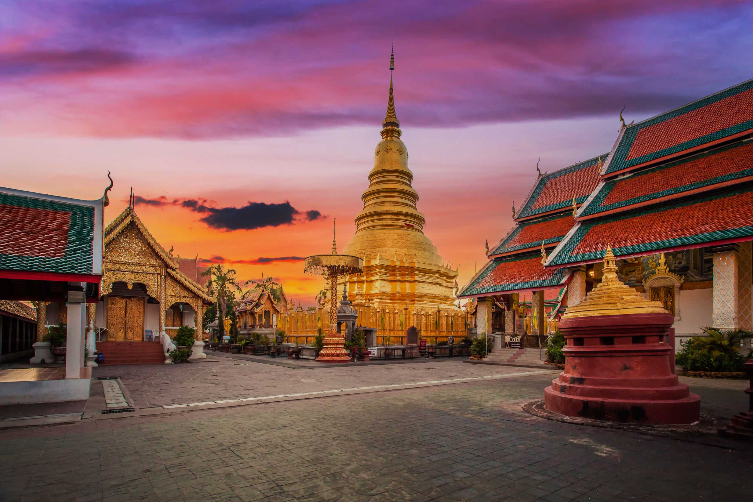 wat-phra-that-hariphunchai-was-measure-lamphun-thailand_jadtrip.com.jpg