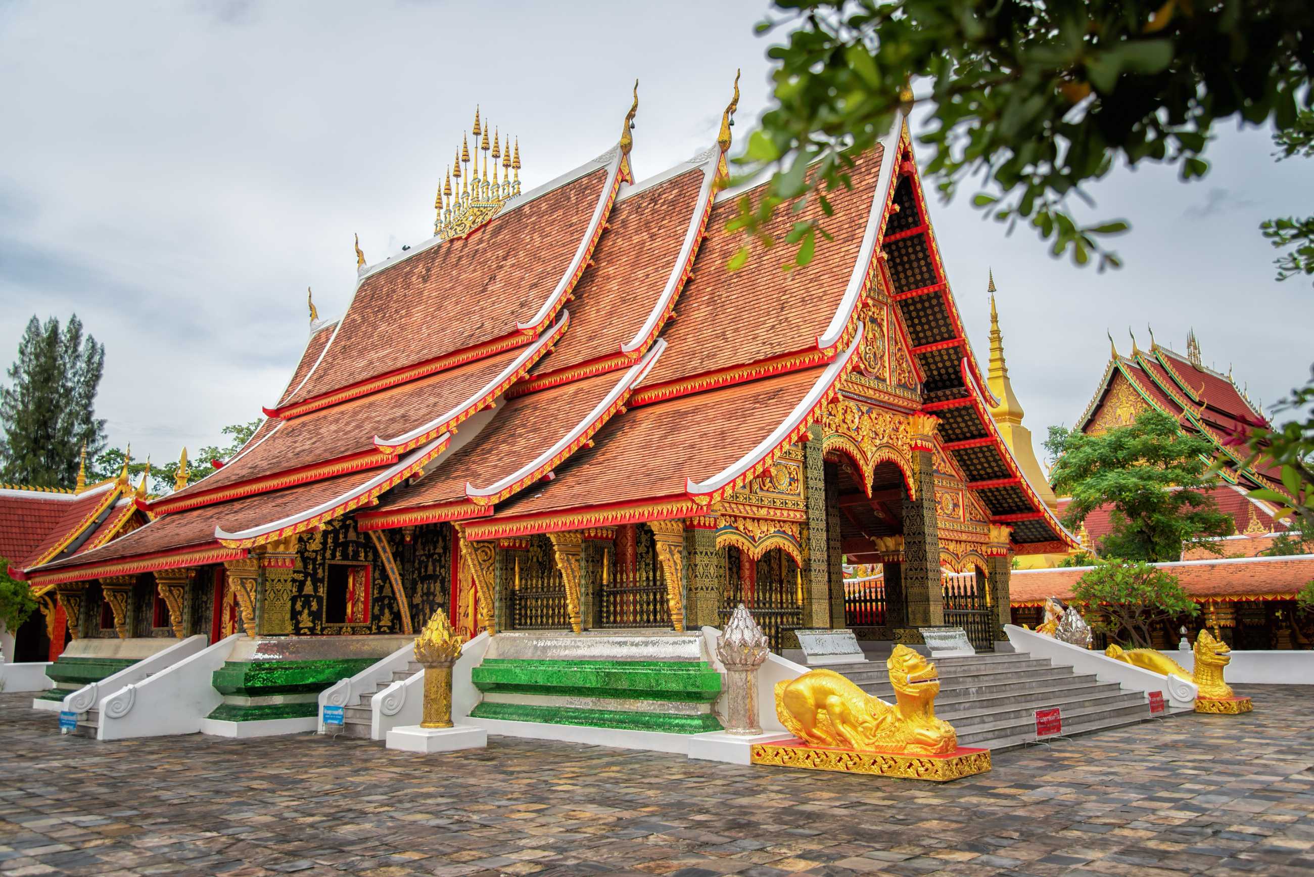 wat-wang-kham-temples-khao-wong (1)_jadtrip.jpg