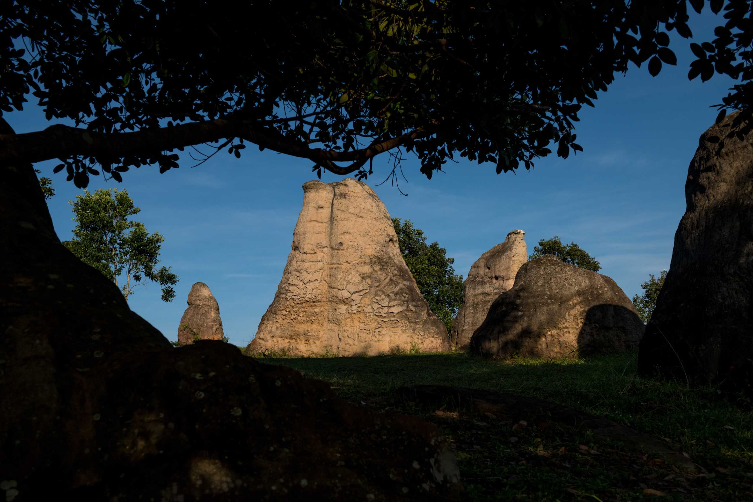 mor-hin-khao-thai-stonehenge-phu-laenkha-national-park-amazing-natural-rocks-lan.jpg