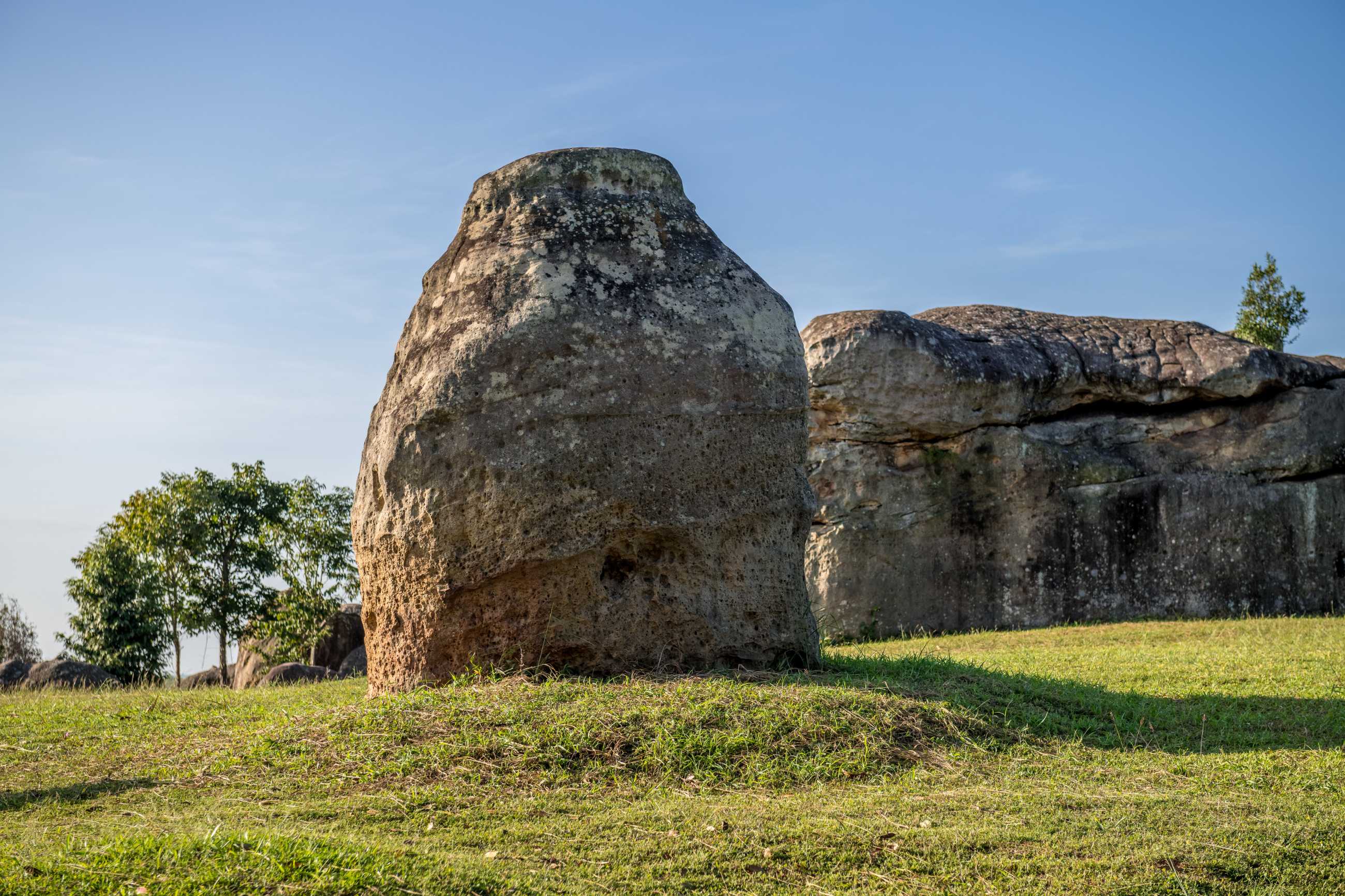 mor-hin-khao-thai-stonehenge-phu-laenkha-national-park-amazing-natural-rocks-lan.jpg