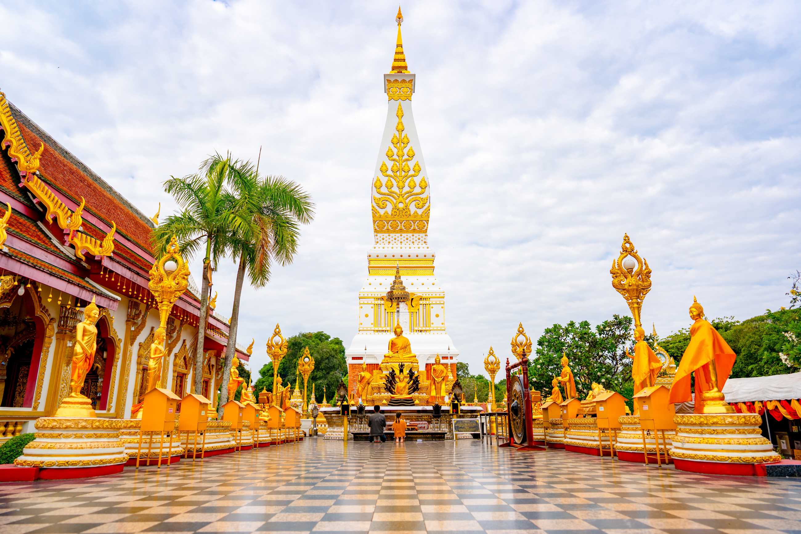 wat-phra-that-phanom-is-temple-that-phanom-district_jadtrip.jpg