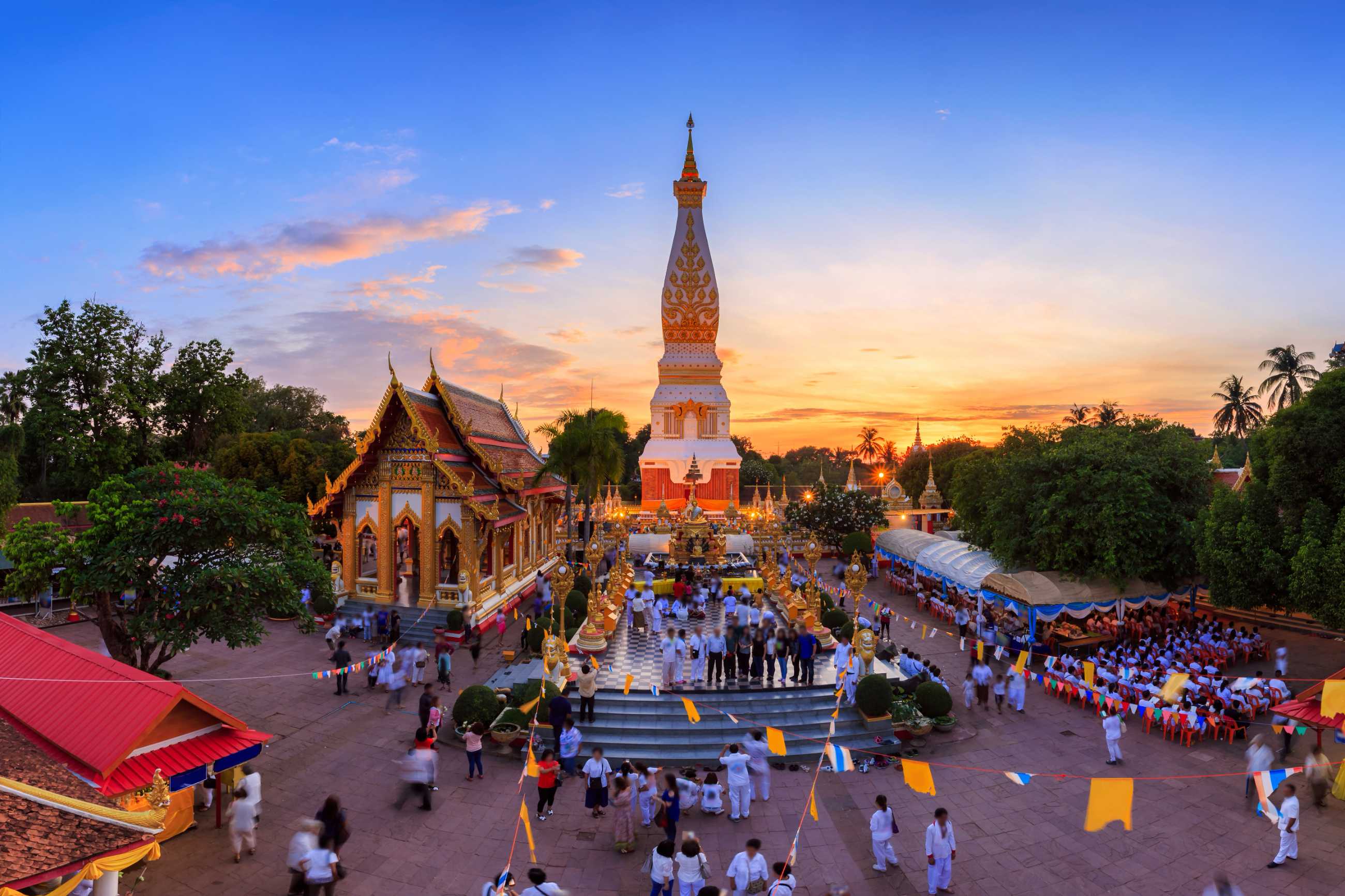 wat-phra-that-phanom-temple_jadtrip.jpg